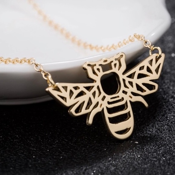 🔴 5/$20 Gold bee necklace NEW in package - Picture 2 of 3